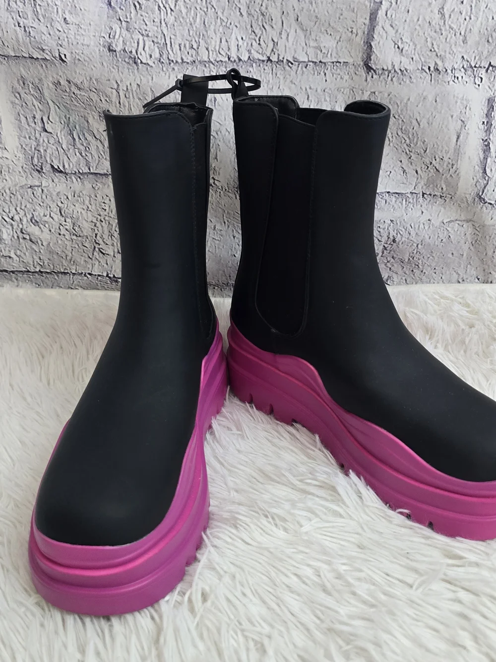 Shoedazzle Women's Black And Pink Weatherproof Platform Polly Boots